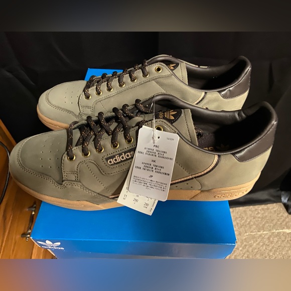 adidas Other - Sneakers for sale!!